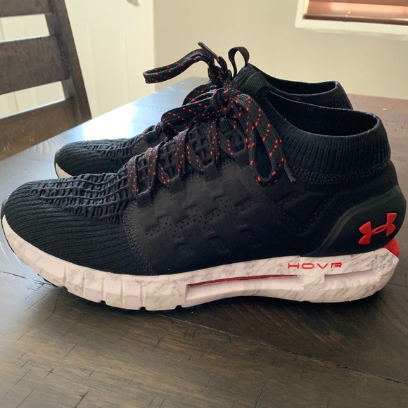 Underarmour HOVR with Bluetooth capability - Picture 1 of 7